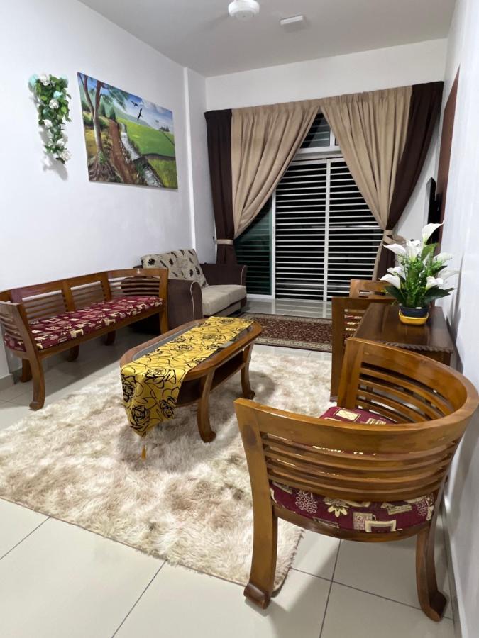Ilsham @ Seroja Hills Bbst Apartment *